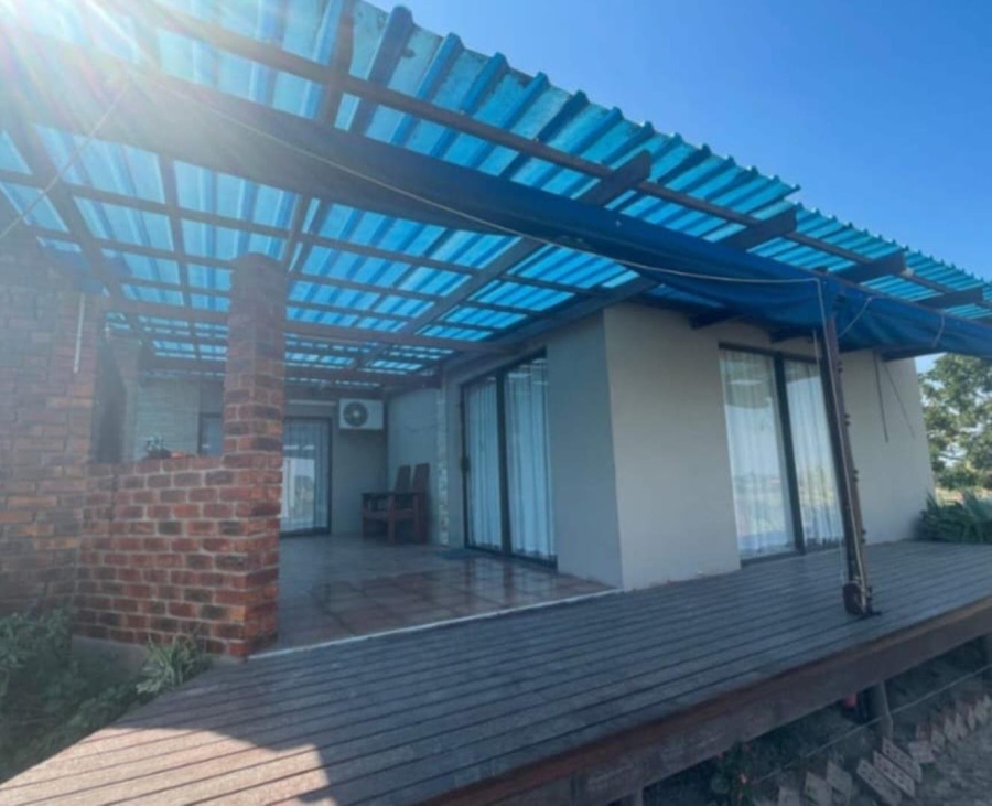Commercial Property for Sale in Cove Ridge East Eastern Cape
